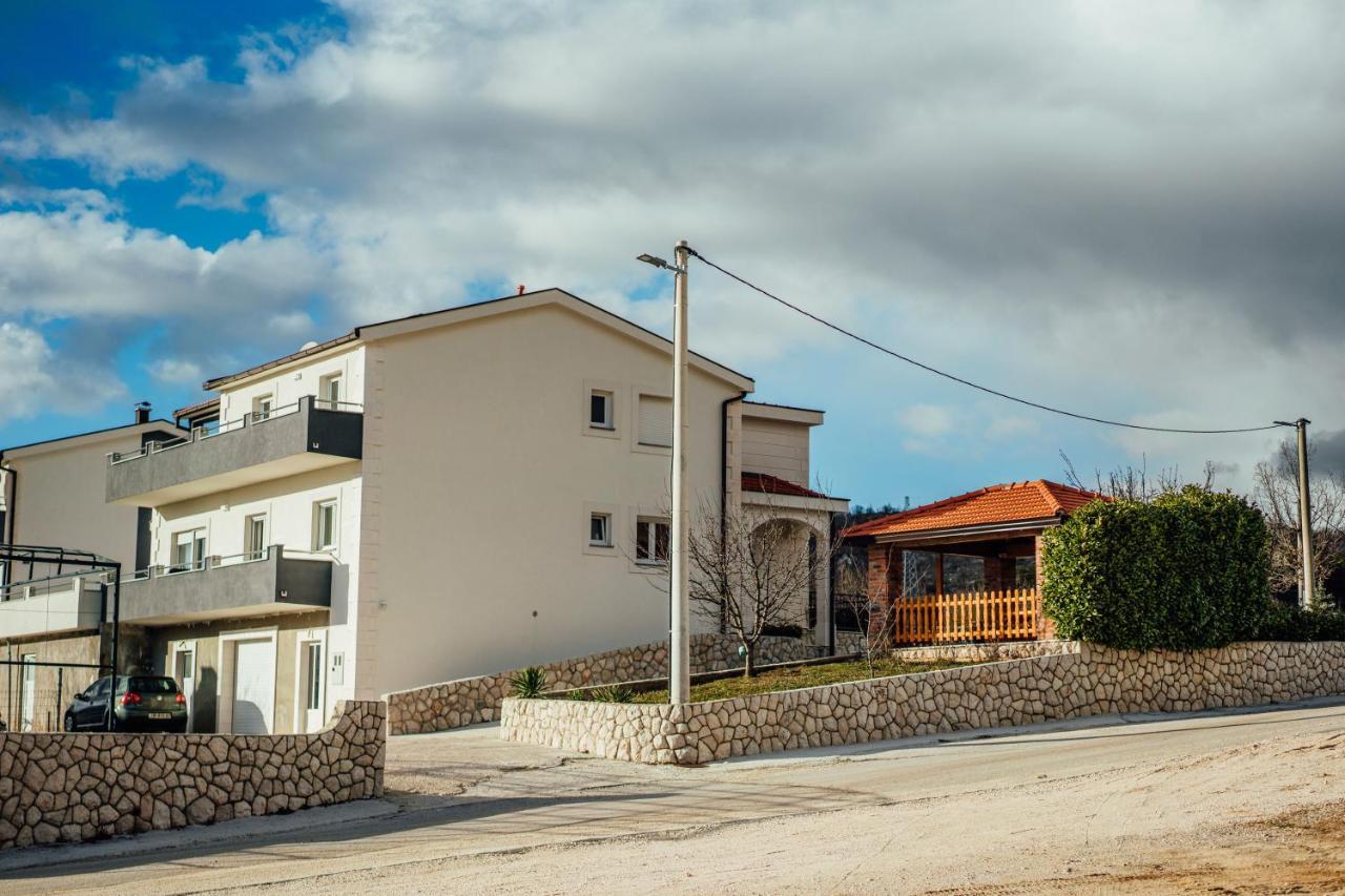 Apartman Mlikota Zagvozd Exterior foto